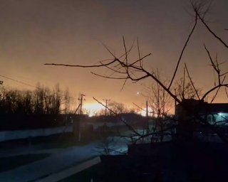 Дроны атаковали морской порт в Краснодарской области РФ: масштабный пожар охватил топливные резервуары (видео)