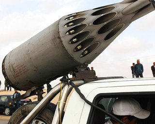 Ливийские мятежники опять перекрыли Каддафи нефтепровод