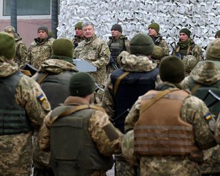Порошенко: На границе с Украиной стоит 1200 российских танков