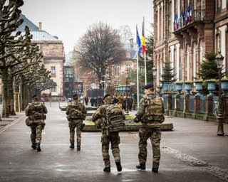 Не на фронті: ЗМІ з'ясували, де саме в Україні Франція планує розмістити миротворців