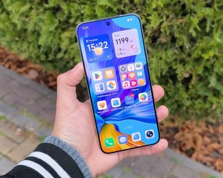 Батарея до 12 070 мАч и рекордная производительность: на какой смартфон обратить внимание (фото)