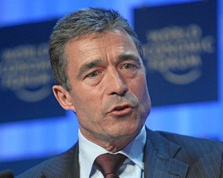 Экс-генсек НАТО призывает ООН ввести миротворцев в Донбасс