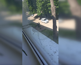 В Харькове женщины "отбили" у полиции объявленного в розыск ТЦК мужчину, — соцсети (видео)
