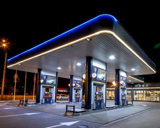 Кабмин передал в распоряжение "Нафтогаза" сеть АЗС Glusco, которую связывали с Медведчуком