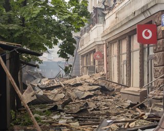 Ракетный удар по Днепру: в полиции показали первые минуты после атаки ВС РФ (видео)