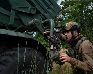 Кров і земля: військова з "Маґури" показала кадри їхнього штурму на передовій (відео)