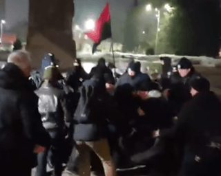 В Житомире на акции протеста в поддержку Стерненко произошло столкновение с полицией (видео)