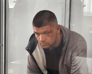 Напад на ТЦК у Львові: на суді чоловік, який бив по голові поліцейського, визнав провину (відео)