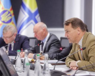 БПЛА прилетіли з Білорусі: РФ спеціально атакувала Польщу з повітря, — Сікорський