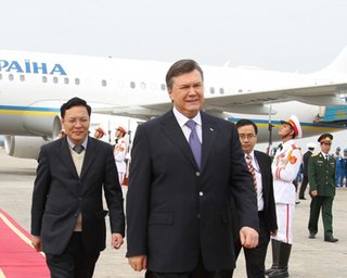 Янукович предложил создать украинско-сингапурский деловой совет