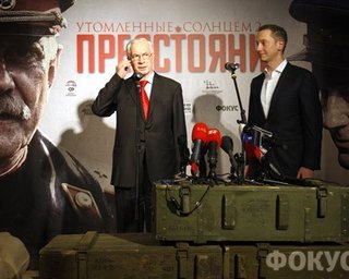 Украинский премьер пришел в кино впервые за 10 лет