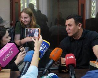 Нужно время: у генпрокурора объяснили, почему на Тищенко не сразу надели электронный браслет