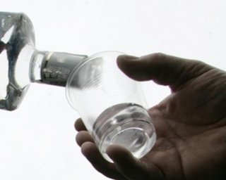 В Беларуси резко подорожала водка