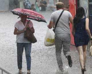 Антициклон принесе не тільки сонце і спеку: де на вихідних прогнозують грози
