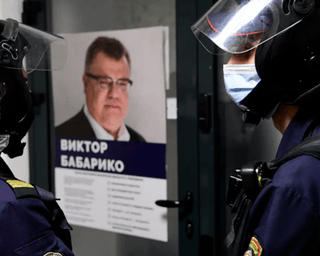 Потенциального конкурента Лукашенко банкира Бабарико осудили на 14 лет (фото)
