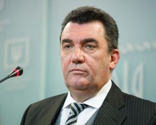 "Не помилково, а з помилками", — Данілов про скандал зі списком санкцій "злодіїв у законі"