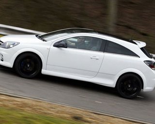 Opel представил спецверсию Astra OPC
