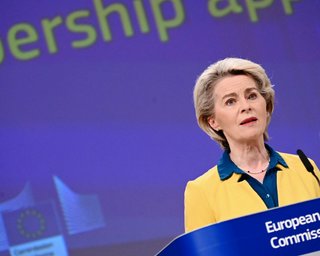 Єврокомісія рекомендувала надати Україні статус кандидата на вступ до ЄС