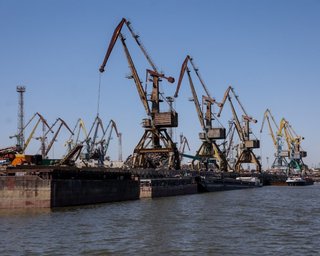 Київ пропонує новий маршрут для вивезення українського зерна: що кажуть в Єврокомісії
