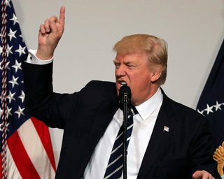 Трампа закликають запровадити воєнний стан, якщо результати виборів "сфальсифікують", — Axios