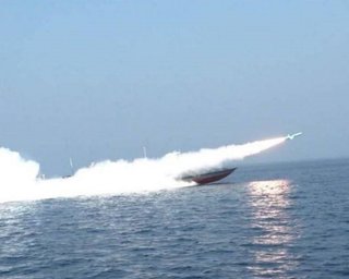 Угода під загрозою зриву: Іран атакував ракетами судна в Ормузькій протоці, — Axios