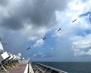 США заверяют судоходные компании, что Красное море безопасно, — Bloomberg