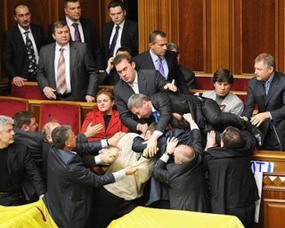 БЮТ требует расследовать избиение депутатов оппозиции в Раде