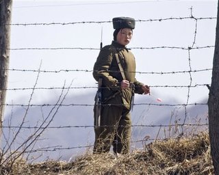 Китай пустил ток по колючей проволоке на границе с КНДР