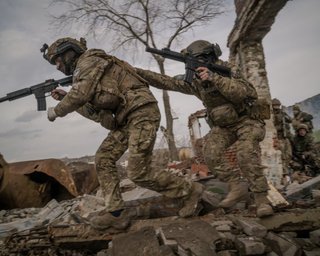 Под Бахмутом ВС РФ "сократились" на 2 подразделения, а остатки сбежали с позиций, — "Айдар"