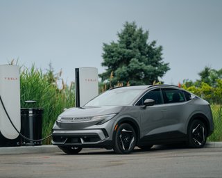 Два зарядних роз'єми: близнюк Nissan Leaf від Mitsubishi отримав цікаву "фішку" (фото)