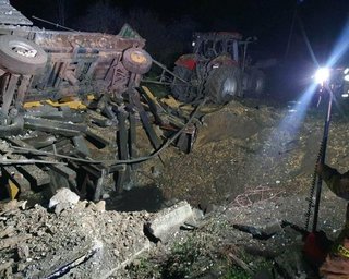 На территории Польши упали 2 ракеты РФ, в воздух подняты польские истребители, — СМИ (фото)