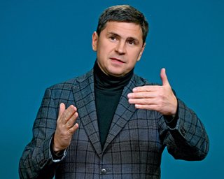 "Подоляк не читав Конституцію": фахівці спростували ідею щодо обмеження виборчих прав ухилянтів