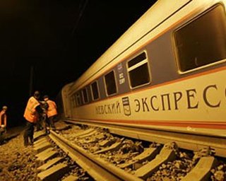Количество жертв крушения "Невского экспресса" возросло до 28 человек