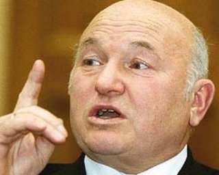 Лужков: в РФ нет политической свободы, а Медведев - диктатор 