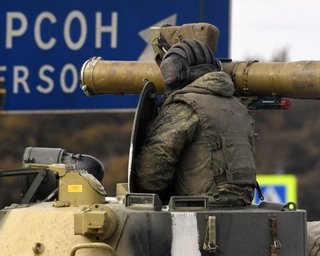 ЗС РФ залишають Херсон і займуть оборону на лівому березі Дніпра, — Суровікін (відео)