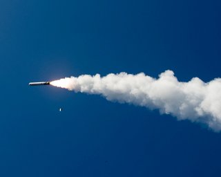 Ракети Tomahawk із надводних і підземних платформ: коаліція США атакувала 30 цілей у Ємені
