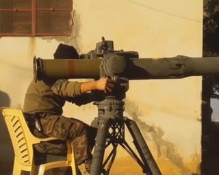 Сирийские повстанцы подбили из американского ПТРК танк сил Асада Т-90А