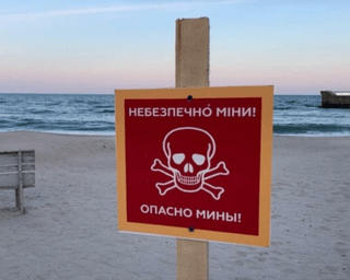 Мины и боеприпасы вынесло в море: жителей Одесской области просят не посещать побережье (видео)