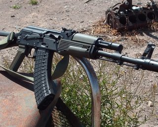 На Русановке на майдановцев напали с автоматом
