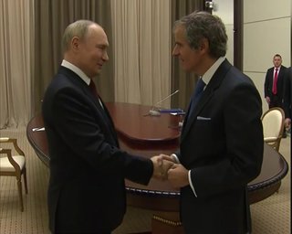 Глава МАГАТЭ Гросси встретился с Путиным в Сочи: что известно (видео)
