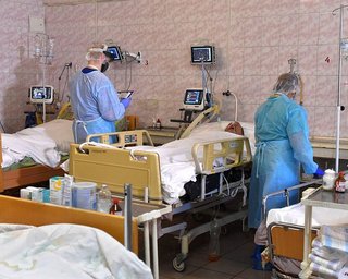 Третя хвиля COVID: за 5 квітня госпіталізували 2 545 осіб, тижневі темпи також знижуються