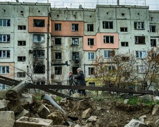 25 авіабомб за 1,5 години: росіяни вдень знову обстріляли Херсонську область (фото)