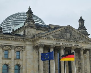 Годовщина войны с РФ: Украинский флаг поднимут над Рейхстагом, — Bild