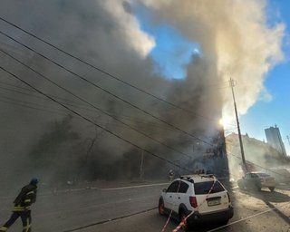 Центр Києва закрили для транспорту після атаки дронів-камікадзе: де перекритий рух
