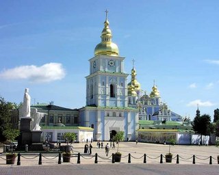 УПЦ КП требует в суде никому не отдавать Михайловский собор