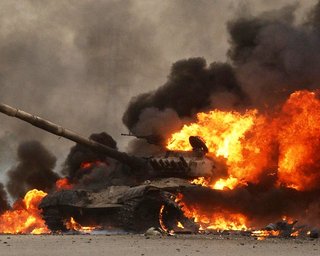 Оборона Бахмута: в ВСУ показали, как БПЛА "Армии дронов" помог уничтожить танк РФ (видео)