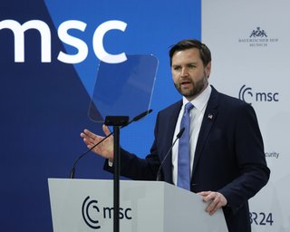 "Що саме ми захищаємо?": Венс "пройшовся" по Європі, не згадавши про війну в Україні (відео)