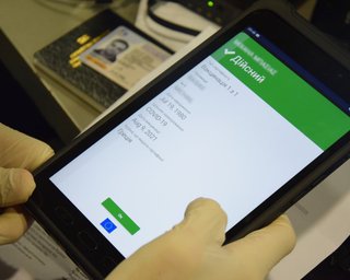 МОЗ вимагає відсторонити керівництво 15 лікарень через підозри в підробці COVID-сертифікатів