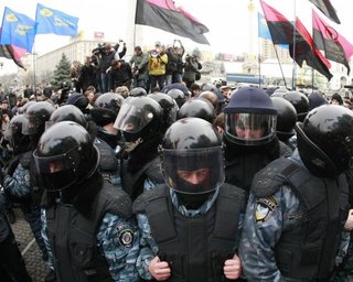 Милиция задержала четырех участников акции на Майдане