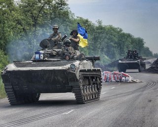 ЗСУ продовжують наступати на Херсон і знищили важливу переправу ЗС РФ, — розвідка Британії